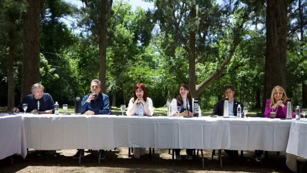 De la reconciliaci�n, la garant�a y el puente: la trastienda del armado peronista