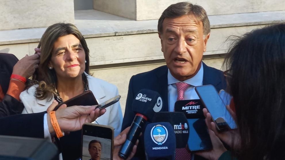 Rodolfo Suarez y Mariana Juri / X