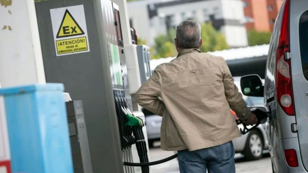Mendoza es uno de los dos distritos donde ya funciona el autoservicio de combustible: c�mo es el sistema