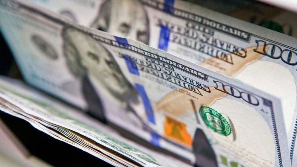 El BCRA publicó la reglamentación para efectuar compras en cuotas con dólares.