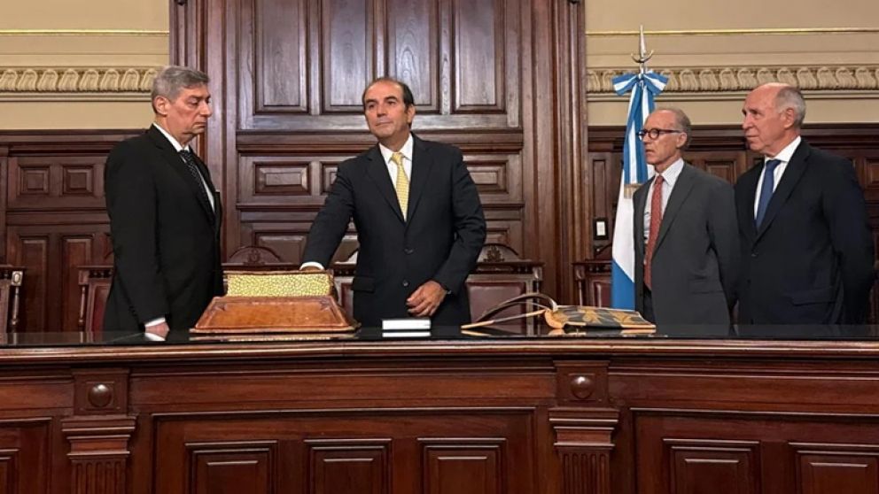 Juró Manuel García-Mansilla como nuevo ministro de la Corte