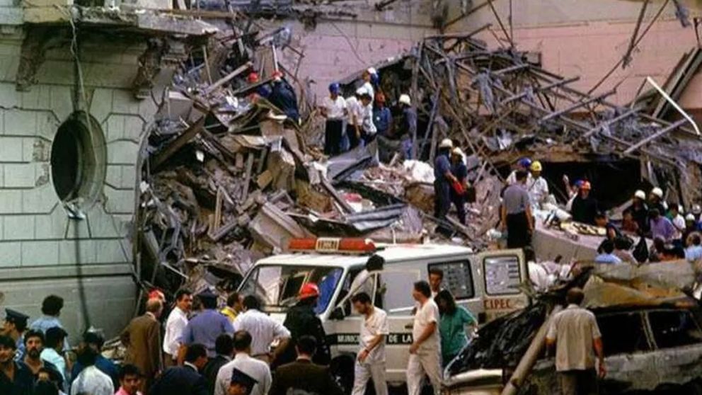 Infierno en la calle Arroyo: a 33 años del atentado a la Embajada de Israel