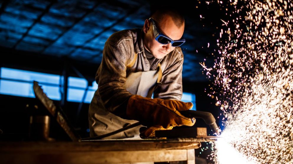 La ca�da del consumo golpea a la industria y casi la mitad de las empresas tuvo problemas para pagar gastos
