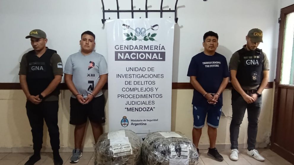 Los detuvieron en Mendoza cuando estaban por recibir 4 encomiendas con 51 kilos de cocaína desde Tucumán