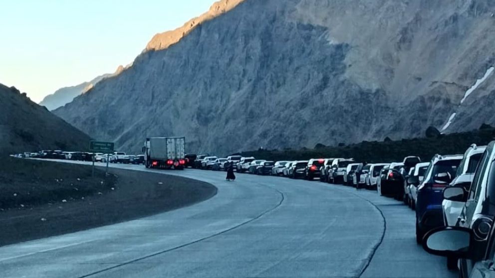 Mendocinos cruzan masivamente a Chile durante Semana Santa
