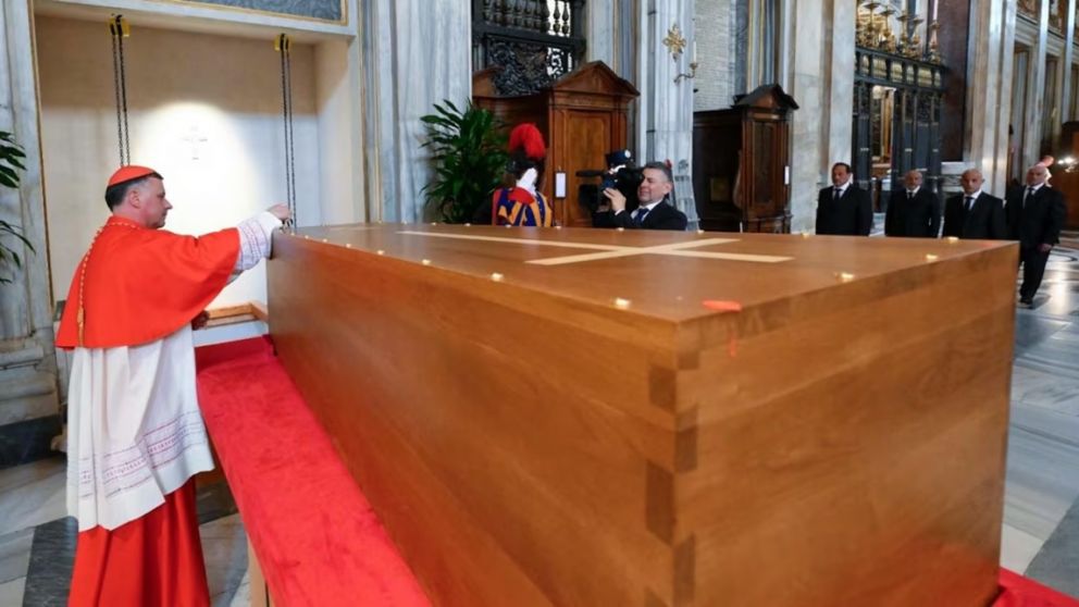 El papa Francisco ya descansa en la basílica de Santa María la Mayor
