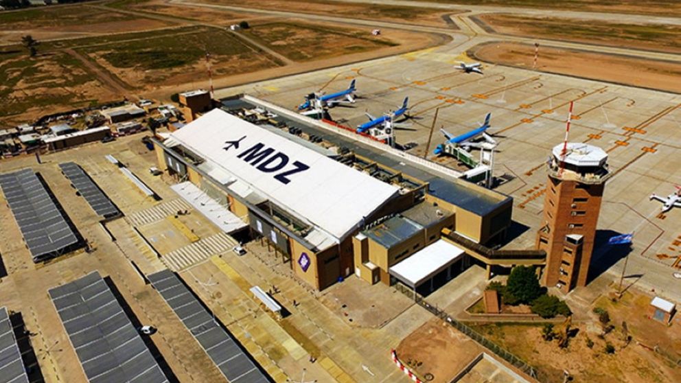 Paro de controladores: Aerol�neas Argentinas cancel� 28 vuelos y reprogram� otros 43
