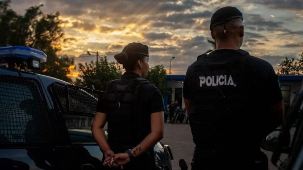 Cesantearon (y podrían exonerar) a un policía de Mendoza condenado en un caso de “extorsión”