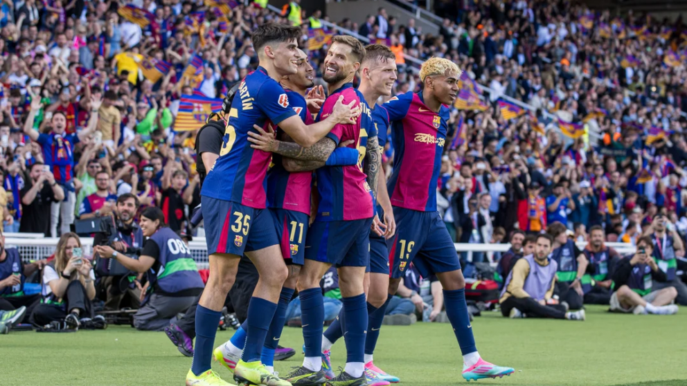 Festejo del equipo en el final