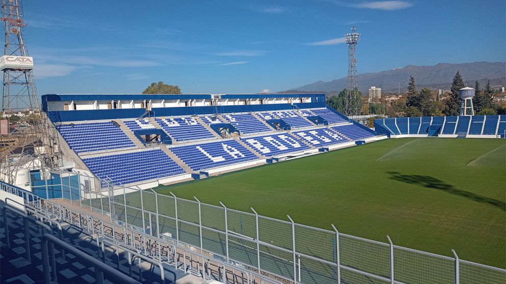 El puente unirá la cancha del Tomba con la Costanera Sur.
