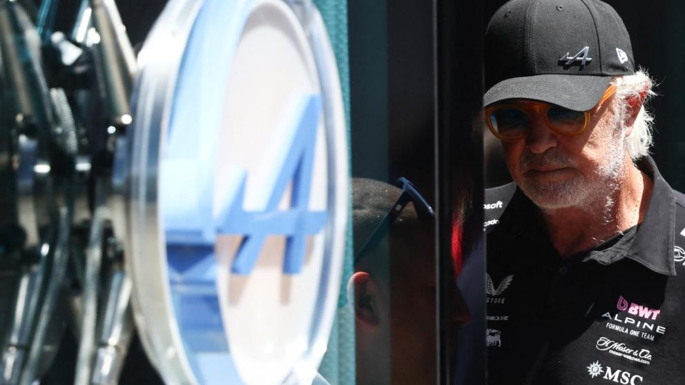 “Franco est� conociendo el auto y haciendo un un gran trabajo en conjunto con el equipo y los ingenieros” dijo Briatore.

