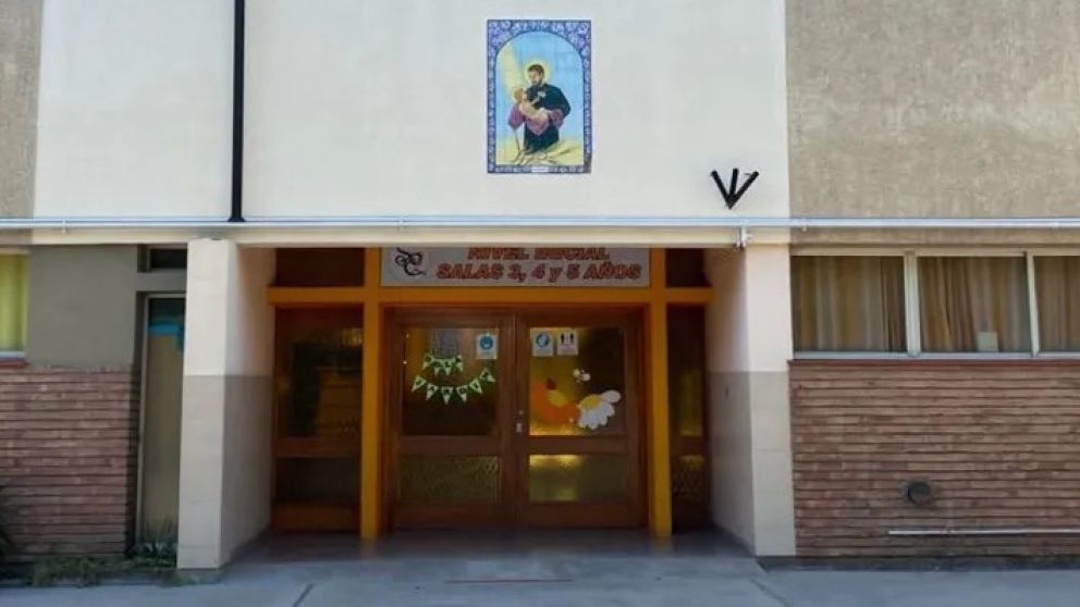 El Colegio San Cayetano de Bowen
