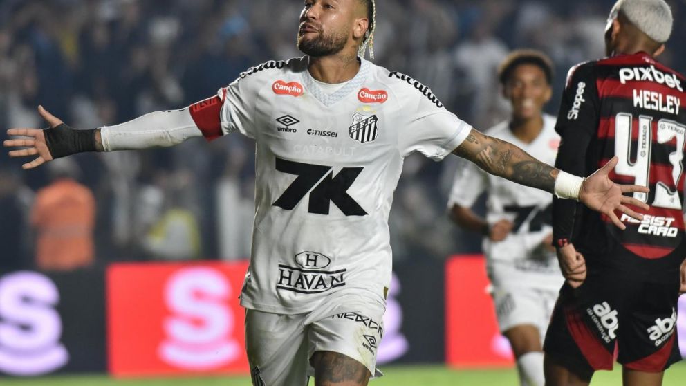 Ney se puso el traje de h�roe. 
