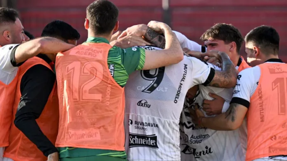 Patronato cortó la buena racha de Deportivo Maipú.