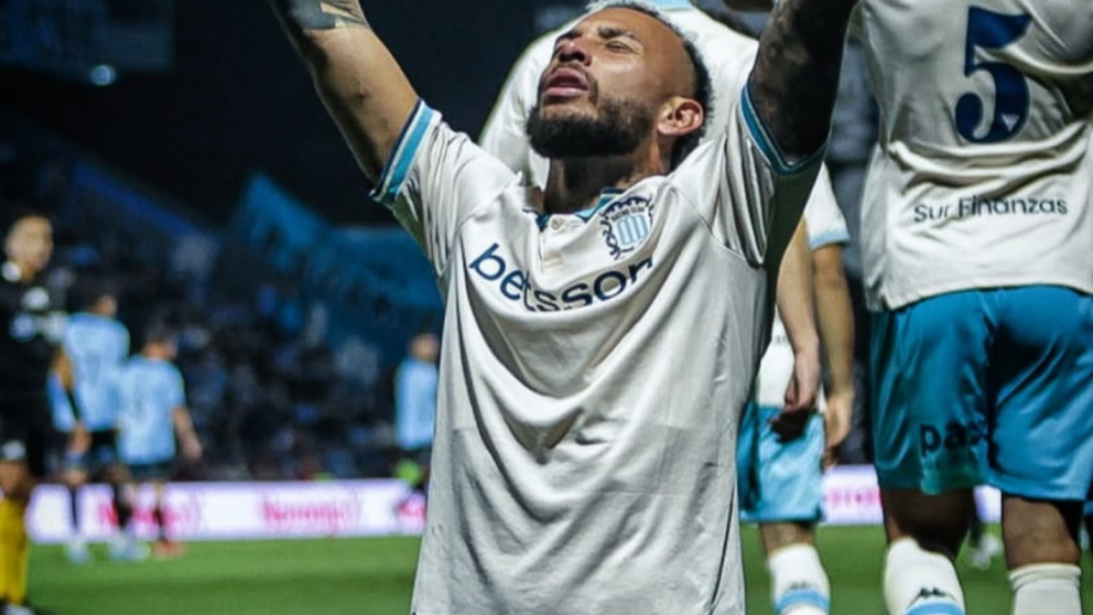 Duvan Vergara anot� el tanto de la victoria Academica. 
