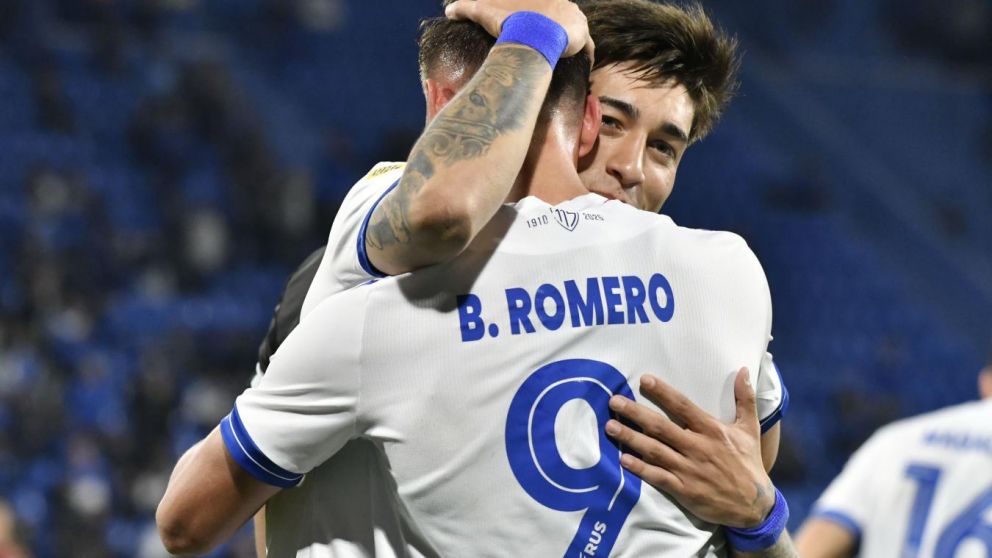 Recital de la banda del Mellizo en el Amalfitani: Vélez goleó 3-0 a Lanús y es puntero