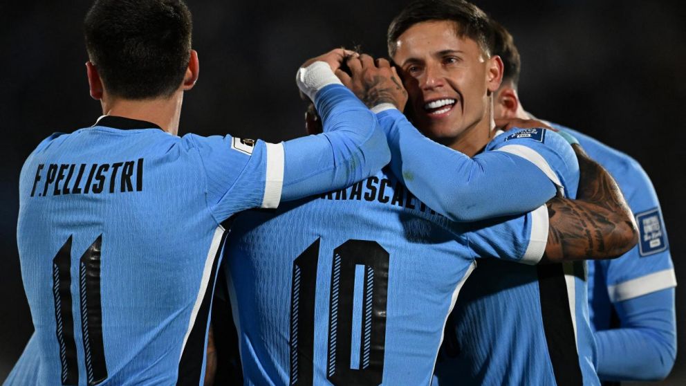 La garra Charrúa afloró una vez más. La Celeste de Bielsa se instaló en la Copa del Mundo.