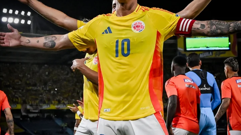 James Rodr�guez marc� el 1-0 para Colombia.
