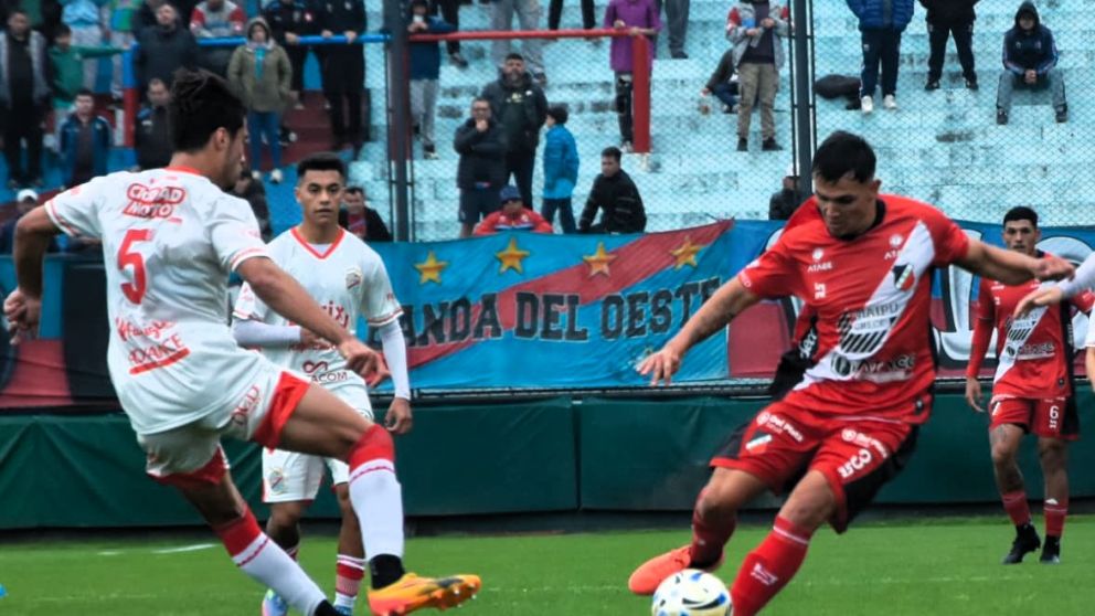 El Cruzado jug� un buen partido en Sarand�.
