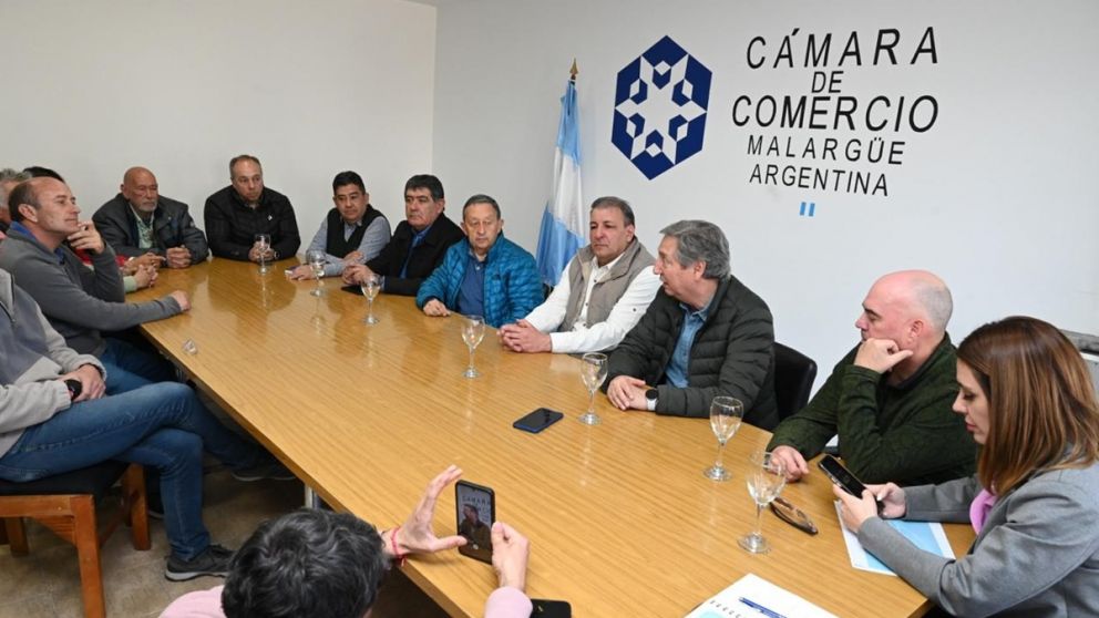 Emir F�lix, de campa�a en Malarg�e: “Mendoza necesita otro modelo econ�mico”