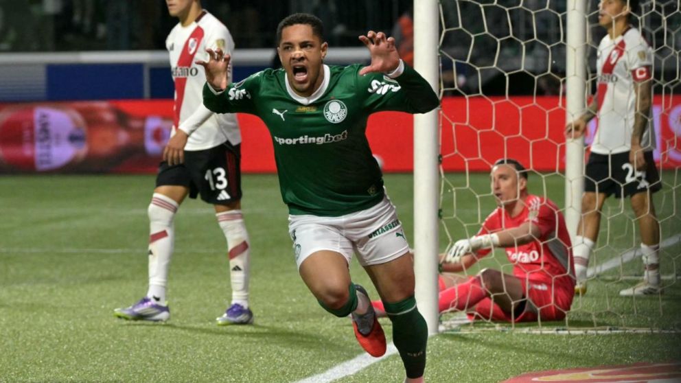 Palmeiras aplast� a River sobre el final.
