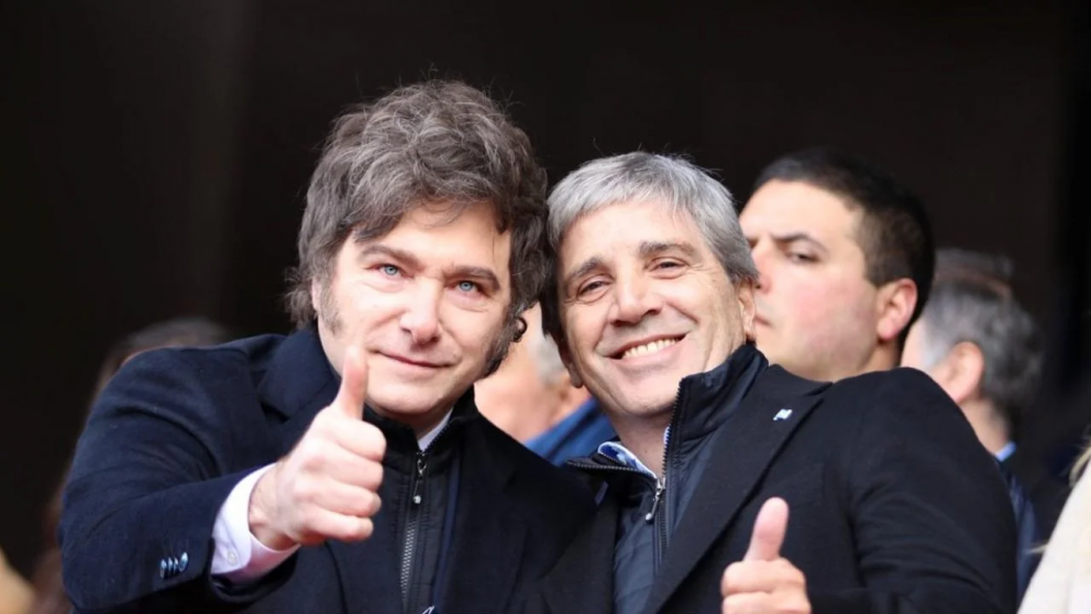Con el debut de las bandas, el Gobierno planea alternativas para pagar los vencimientos