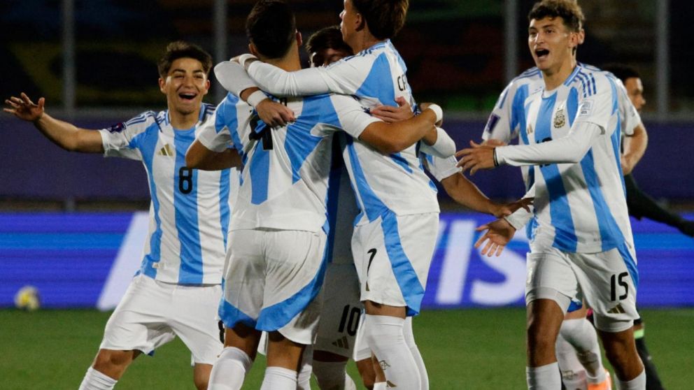 Argentina gole� y ya est� en octavos de final.
