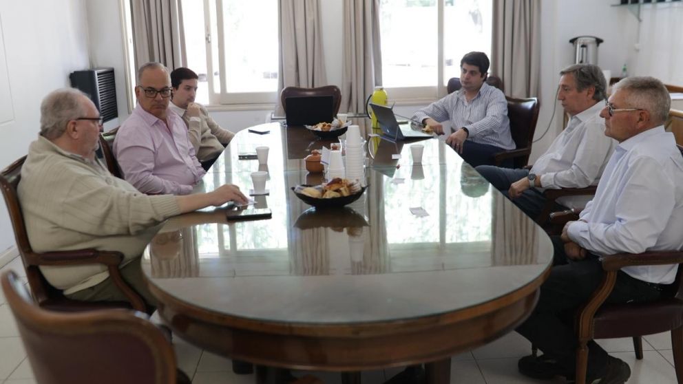 Emir Félix se reunió con directivos de ACOVI: “Con Milei el vino mendocino está en peligro”