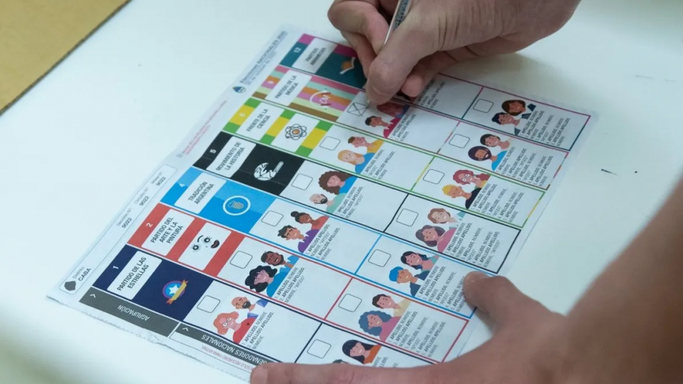 La Libertad Avanza pidió la reimpresión de boletas tras la renuncia de Espert