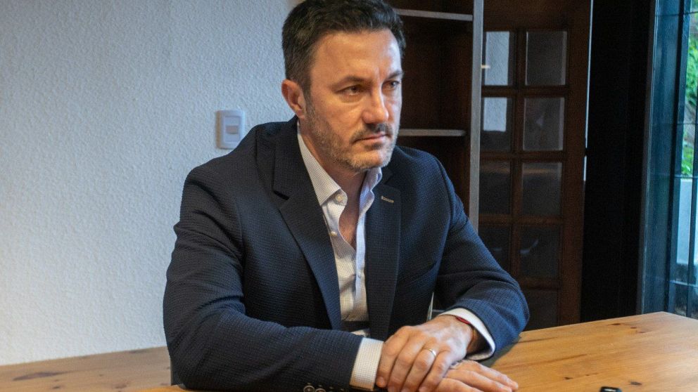Luis Petri, ministro de Defensa de la Naci�n y candidato a diputado en primer t�rmino por el oficialismo, durante su entrevista con Mendoza Today.
