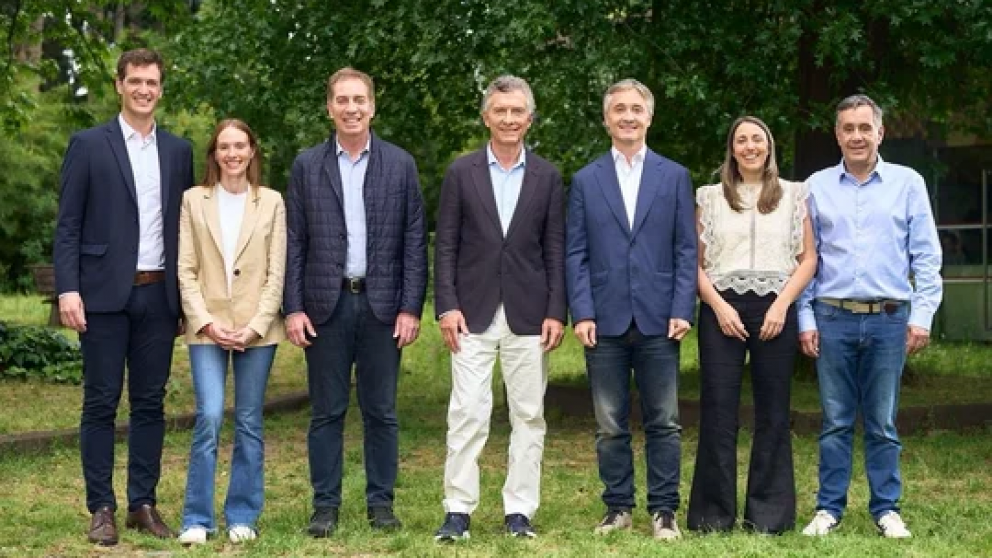 Con una foto, Mauricio Macri demostró apoyar tibiamente a La Libertad Avanza