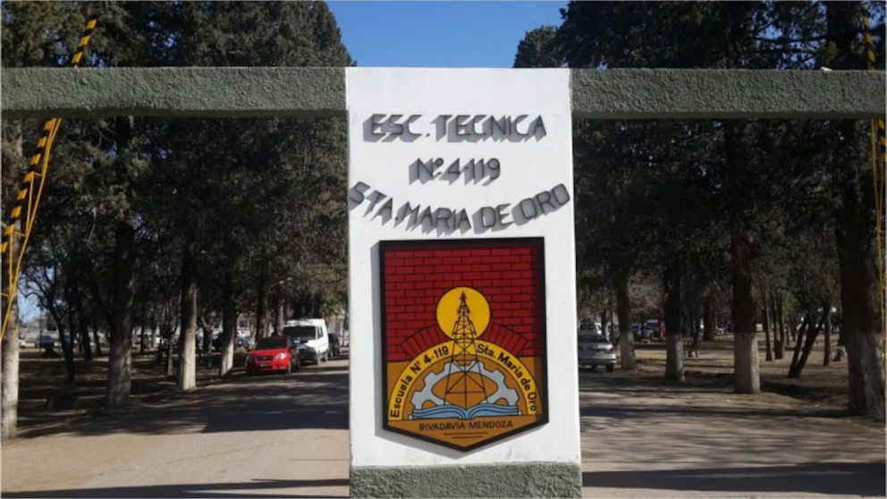Rivadavia: detuvieron a un docente de nivel secundario que fotografiaba a sus alumnas