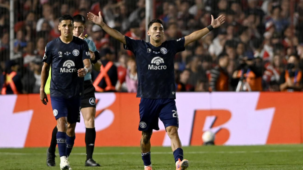 Arce y Fernández, los autores de los goles mendocinos.