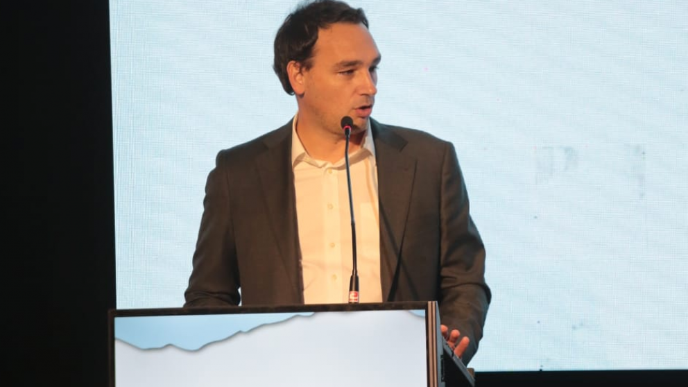 Con palos a Ampros, Montero anunci� un aumento por decreto para los profesionales m�dicos del R�gimen 27