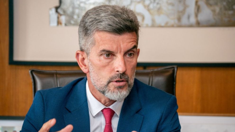 Ulpiano Suarez criticó con dureza a Manuel Adorni y sembró dudas sobre su declaración patrimonial