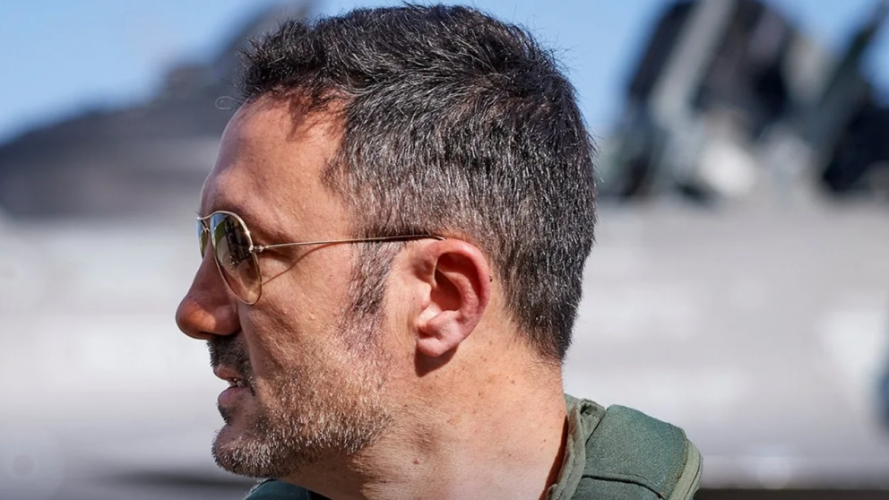 La burla de un reconocido polit�logo hacia Luis Petri: “Ins�lita su carrera de modelo publicitario…”