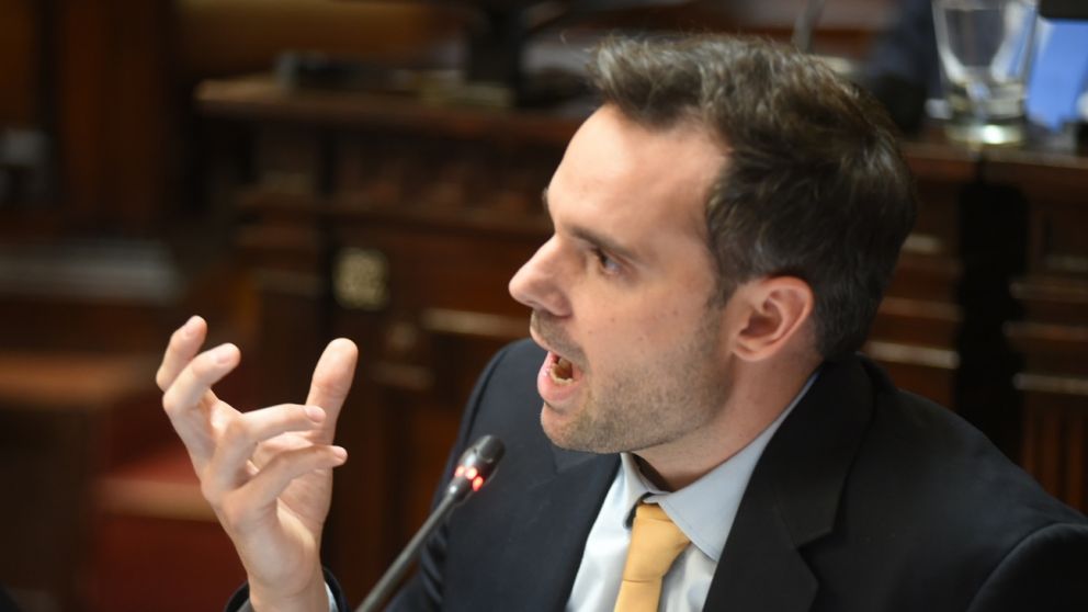 Gabriel Pradines apoyó el proyecto del oficialismo