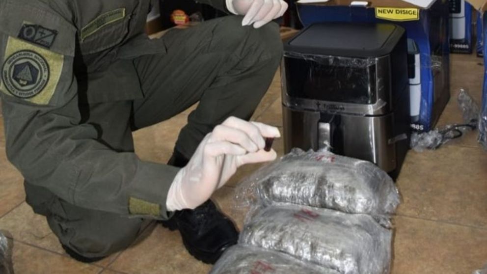 Gendarmería incautó más de 16 kilos de marihuana ocultos en electrodomésticos que se dirigían a Mendoza