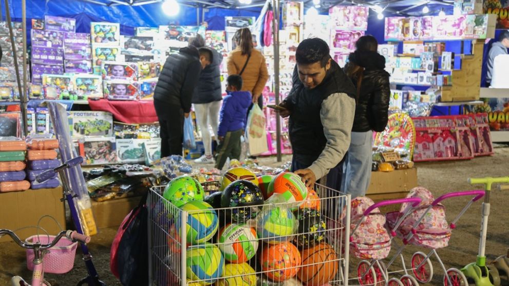 Guaymallén puso en marcha la Feria del Juguete en el Predio de la Virgen por la llegada de Reyes