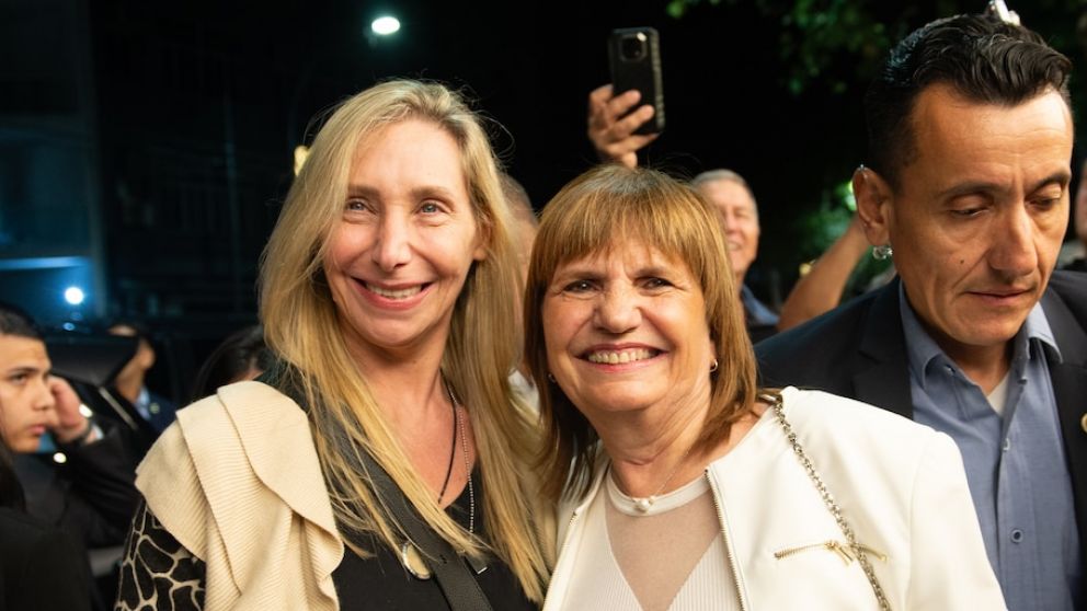 Karina Milei asisti� al teatro para ver la funci�n en la que participa la pareja de Bullrich