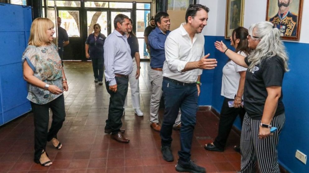 Tadeo Garc�a Zalazar: “Estamos desarrollando un proyecto integral de infraestructura en todas las escuelas”