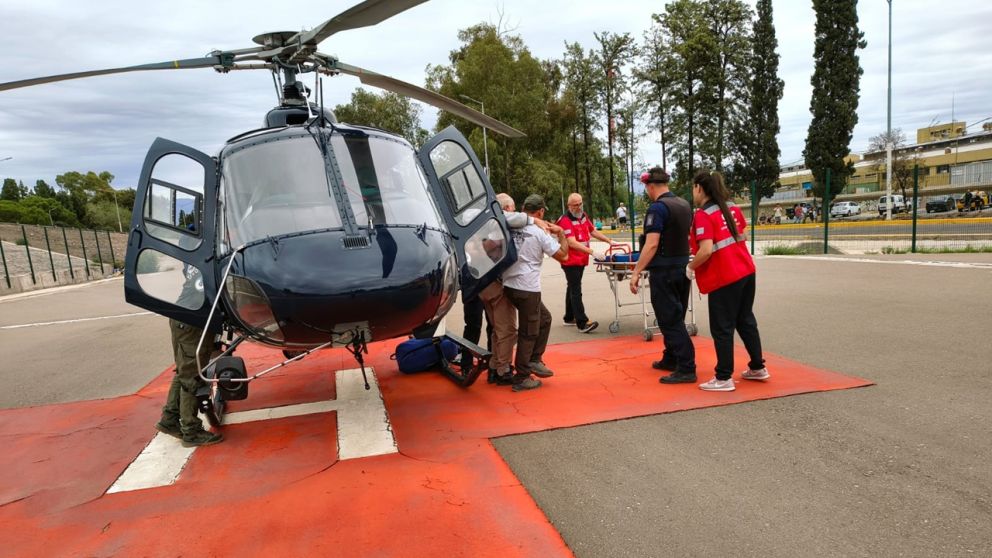 Evacuaron a un hombre de 78 años tras descompensarse durante una travesía a caballo hacia Chile