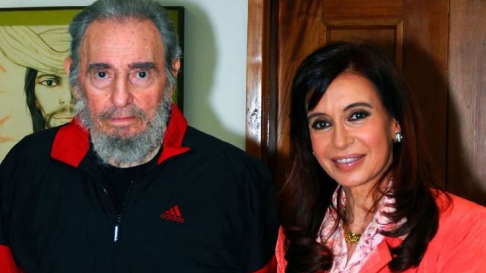 Aniversario: el día que Fidel Castro no quiso recibir a CFK (y debieron trucar una foto)