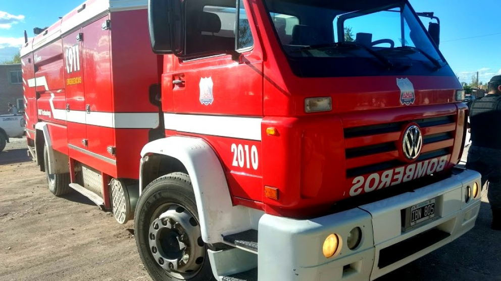 Malargüe: intentaba hacer un asado, el viento descontroló las llamas y terminó incendiando un quincho