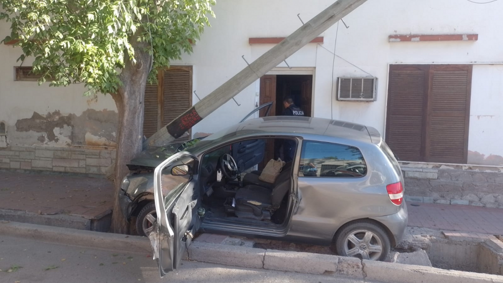 Un hombre qued� al borde de la muerte tras un brutal choque en San Mart�n