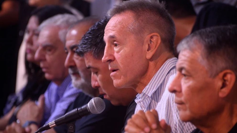 La CGT ratificó el paro de 24 horas para mañana y advirtió: “La Argentina se paralizará de punta a punta”