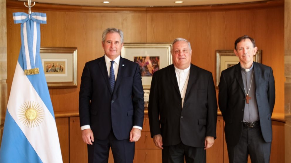 El titular del Episcopado se reunió con el canciller Pablo Quirno