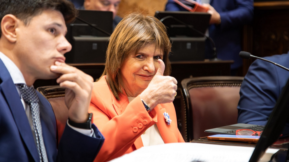 Se filtr� una encuesta que ubica a Patricia Bullrich con mejor imagen que Javier Milei