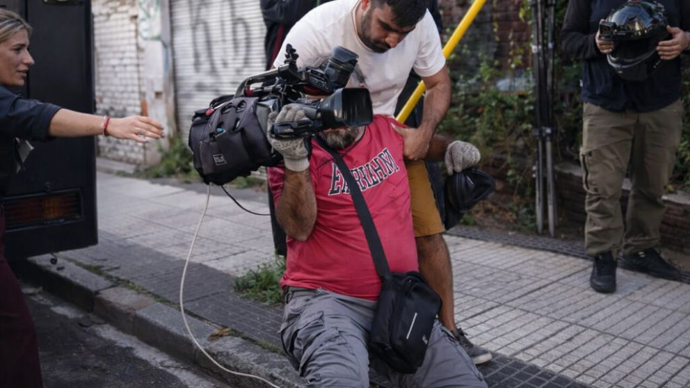 Sancionar�an a varios jefes de la PFA por la agresi�n al camar�grafo en el Congreso