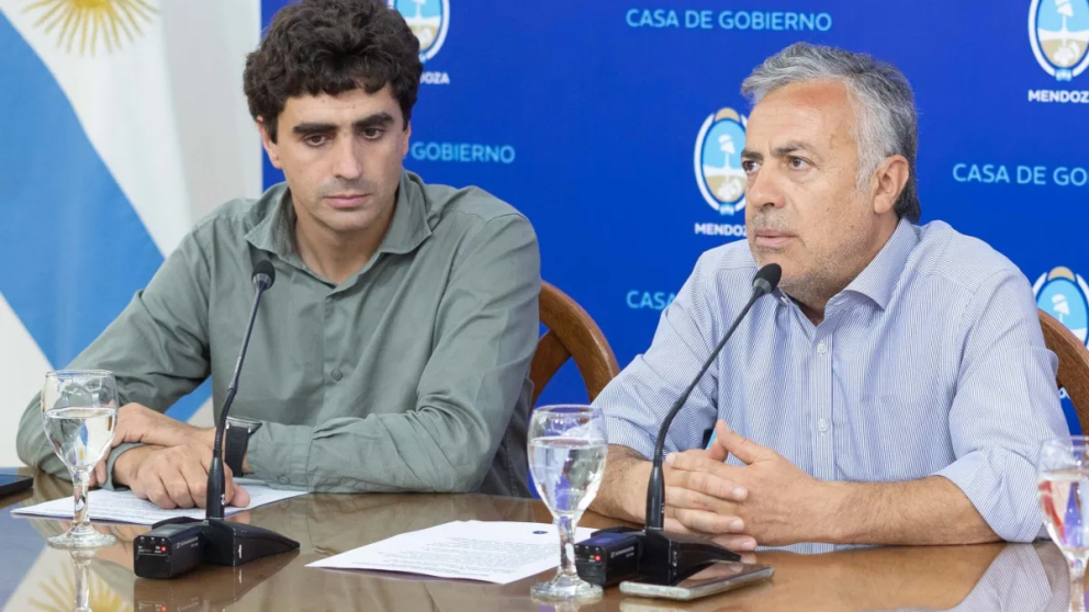 Mema, junto al gobernador Alfredo Cornejo.
